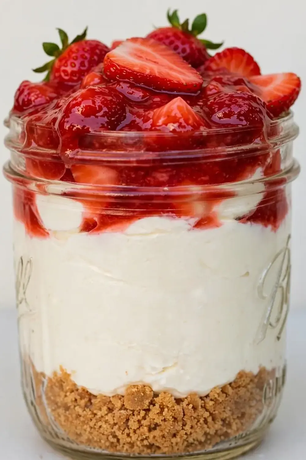 no bake strawberry cheesecake mason jar
